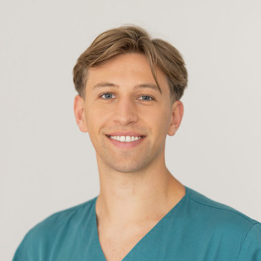 Das Assistenzteam im Zahnzentrum Rheinbach: Simon Megele