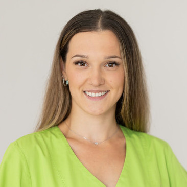 Das Team im Zahnzentrum Rheinbach: Alika Shuvalov